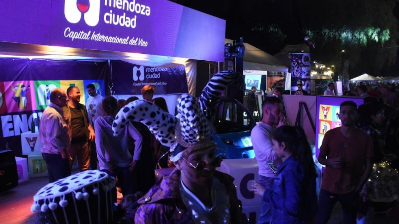 Con gastronomía y música, festeja 35 años la Capital del Vino